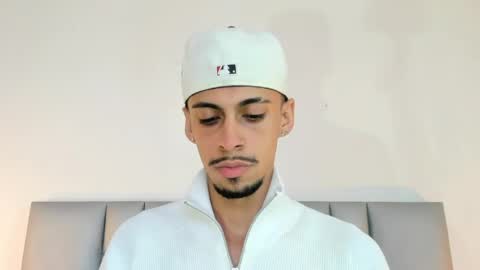 Snapshot of nikolay_dimitrov chatting on May 23, 2:50 am online show from May 23, 2:50 am