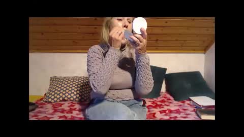 Snapshot of nikole111 chatting on October 27, 9:57 am Nikole1 online show from October 27, 9:57 am