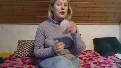 Snapshot of nikole111 chatting on October 28, 10:41 am Nikole1 online show from October 28, 10:41 am