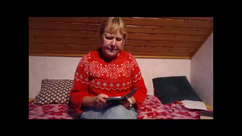 Snapshot of nikole111 chatting on October 30, 9:11 am Nikole1 online show from October 30, 9:11 am