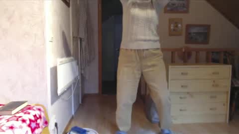 Snapshot of nikole111 chatting on November 2, 12:18 pm Nikole1 online show from November 2, 12:18 pm