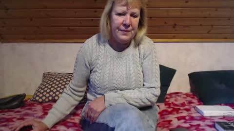 Snapshot of nikole111 chatting on November 15, 10:23 am Nikole1 online show from November 15, 10:23 am