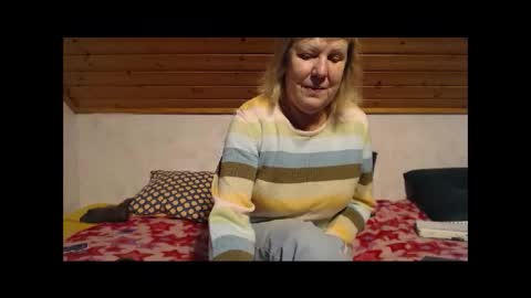 Snapshot of nikole111 chatting on December 3, 10:35 am Nikole1 online show from December 3, 10:35 am