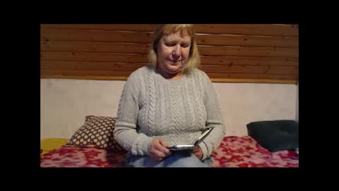 Snapshot of nikole111 chatting on December 15, 10:52 am Nikole1 online show from December 15, 10:52 am