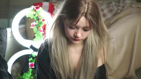 nikoli_naw online show from September 12, 4:23 am