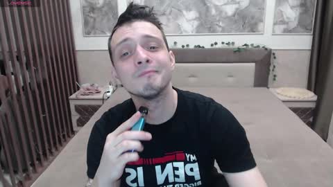 Snapshot of nikolos_vise chatting on January 12, 1:37 pm Nikolos online show from January 12, 1:37 pm