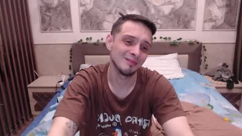 Snapshot of nikolos_vise chatting on January 17, 11:40 pm Nikolos online show from January 17, 11:40 pm
