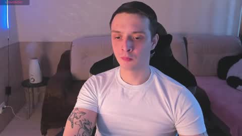 Snapshot of nikolos_vise chatting on February 5, 9:36 am Nikolos online show from February 5, 9:36 am