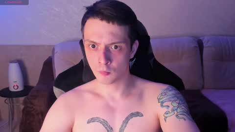 Snapshot of nikolos_vise chatting on February 12, 9:33 pm Nikolos online show from February 12, 9:33 pm