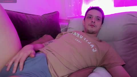 Snapshot of nikolos_vise chatting on February 28, 11:01 pm Nikolos online show from February 28, 11:01 pm