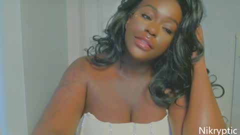 Nikole online show from November 18, 6:01 pm