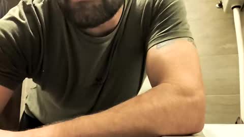 Snapshot of niks1412985 chatting on October 27, 1:20 am Niks online show from October 27, 1:20 am