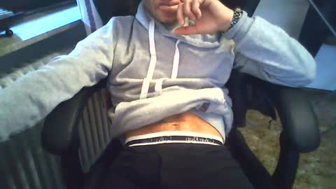 Snapshot of niksdick2121 chatting on December 28, 12:35 pm niksdick2121 online show from December 28, 12:35 pm