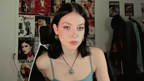 Veronica online show from November 10, 1:10 pm