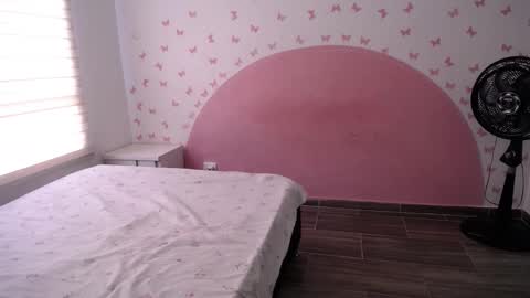 Snapshot of nila_kaia chatting on October 12, 3:00 pm nila online show from October 12, 3:00 pm