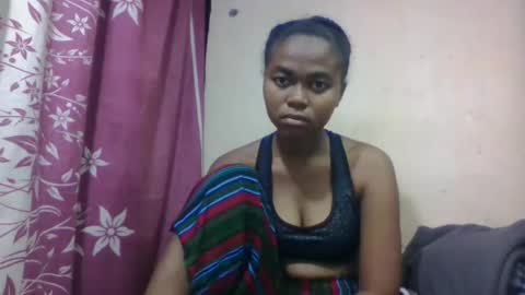 Snapshot of nilahmarie chatting on October 21, 2:45 am nilah online show from October 21, 2:45 am