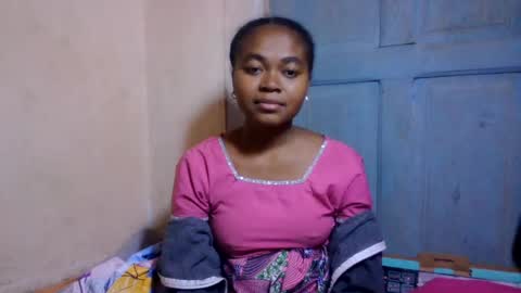 nilah online show from July 10, 9:45 am