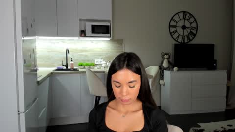 Bella online show from December 5, 5:37 am