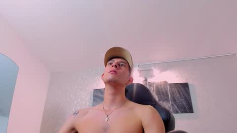 Snapshot of nils_saint chatting on March 11, 8:09 am Nils online show from March 11, 8:09 am