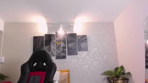 Snapshot of nils_saint chatting on September 9, 2:33 am Nils online show from September 9, 2:33 am