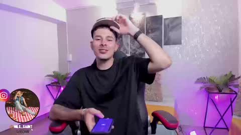 Snapshot of nils_saint chatting on September 17, 4:14 am Nils online show from September 17, 4:14 am