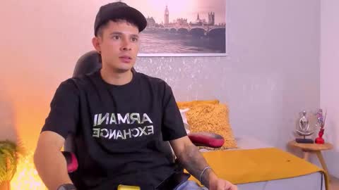 Snapshot of nils_saint chatting on September 28, 12:49 am Nils online show from September 28, 12:49 am