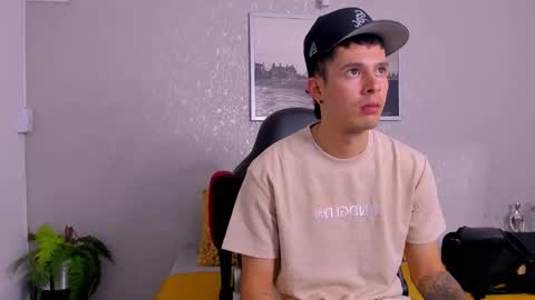 Snapshot of nils_saint chatting on September 29, 5:56 am Nils online show from September 29, 5:56 am