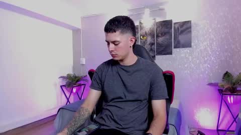 Snapshot of nils_saint chatting on October 12, 2:32 am Nils online show from October 12, 2:32 am