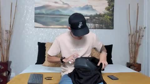 Snapshot of nils_saint chatting on October 17, 4:15 am Nils online show from October 17, 4:15 am