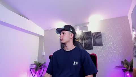 Snapshot of nils_saint chatting on October 18, 4:04 am Nils online show from October 18, 4:04 am