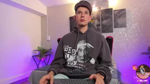 Snapshot of nils_saint chatting on October 20, 3:07 am Nils online show from October 20, 3:07 am