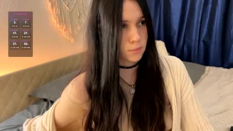 Snapshot of nimfaheart chatting on December 1, 7:36 pm Jennet online show from December 1, 7:36 pm