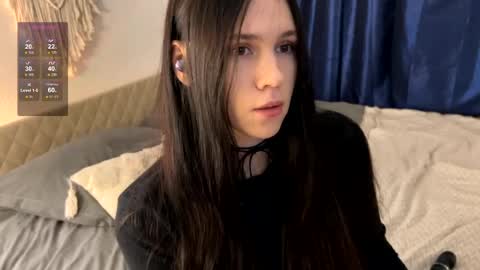 Snapshot of nimfaheart chatting on December 2, 4:42 pm Jennet online show from December 2, 4:42 pm