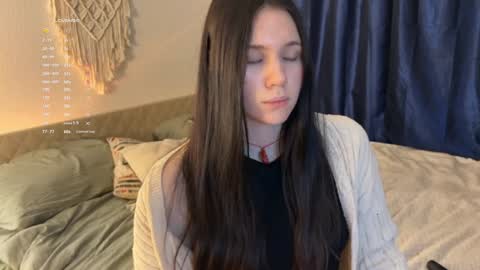 Snapshot of nimfaheart chatting on December 15, 1:00 pm Jennet online show from December 15, 1:00 pm