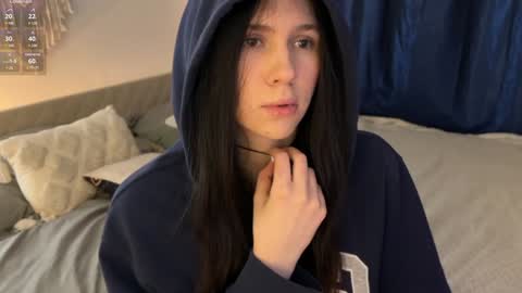 Snapshot of nimfaheart chatting on February 4, 7:22 pm Jennet online show from February 4, 7:22 pm