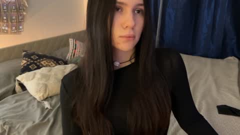 Snapshot of nimfaheart chatting on February 8, 2:16 pm Jennet online show from February 8, 2:16 pm