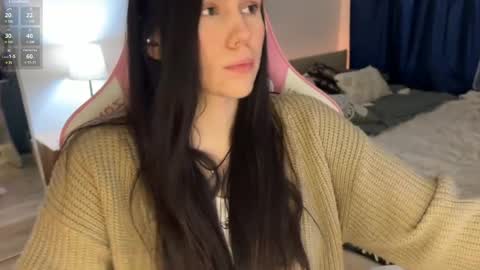 Snapshot of nimfaheart chatting on February 14, 4:31 pm Jennet online show from February 14, 4:31 pm