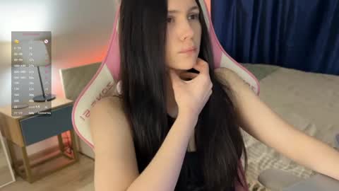 Snapshot of nimfaheart chatting on February 22, 6:41 pm Jennet online show from February 22, 6:41 pm