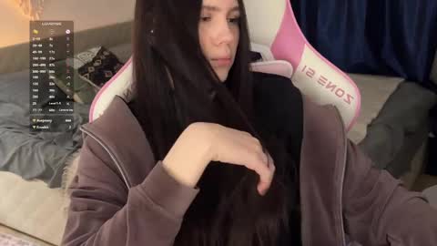 Snapshot of nimfaheart chatting on March 8, 9:40 pm Jennet online show from March 8, 9:40 pm