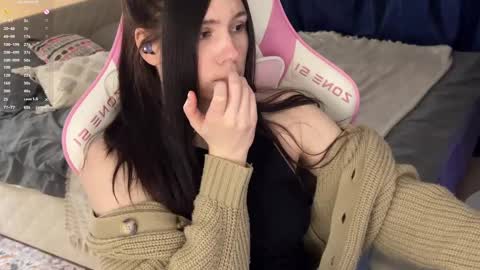 Snapshot of nimfaheart chatting on March 12, 2:34 pm Jennet online show from March 12, 2:34 pm