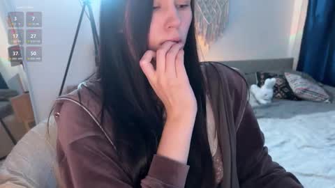 Snapshot of nimfaheart chatting on September 18, 1:24 pm Jennet online show from September 18, 1:24 pm