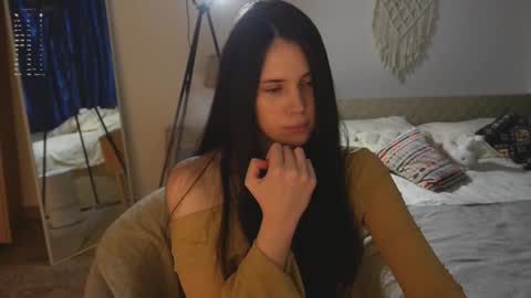 Snapshot of nimfaheart chatting on November 4, 5:45 pm Jennet online show from November 4, 5:45 pm