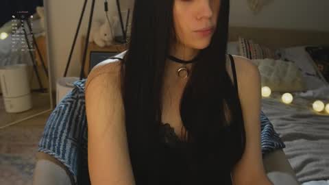 Snapshot of nimfaheart chatting on December 13, 7:53 pm Jennet online show from December 13, 7:53 pm