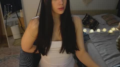 Snapshot of nimfaheart chatting on December 15, 6:23 pm Jennet online show from December 15, 6:23 pm