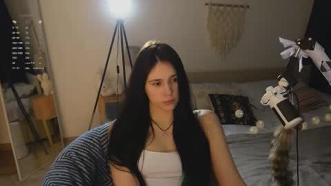 Snapshot of nimfaheart chatting on February 11, 6:57 pm Jennet online show from February 11, 6:57 pm