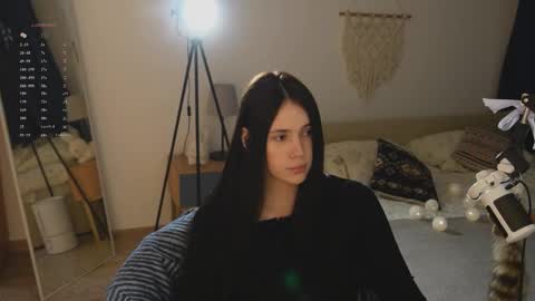 Snapshot of nimfaheart chatting on February 14, 7:21 pm Jennet online show from February 14, 7:21 pm