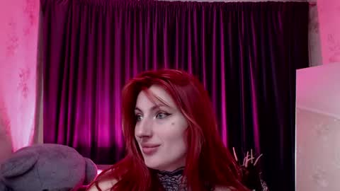 Snapshot of nina_b1um chatting on April 22, 5:43 am Nina online show from April 22, 5:43 am
