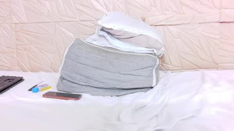 nina_bae_ online show from May 14, 8:37 pm