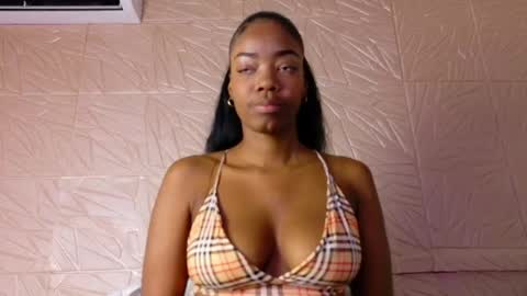 nina_bae_ online show from June 6, 8:57 pm