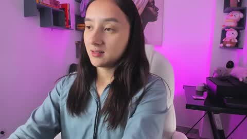 nina_collinns online show from September 9, 11:43 am